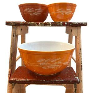Pyrex Set of 3 1970’s Autumn Harvest Wheat Pattern Mixing Bowl Set